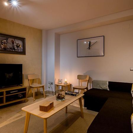 Azofaifo Donkey Apartment Севиля Екстериор снимка