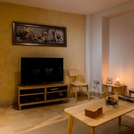 Azofaifo Donkey Apartment Севиля Екстериор снимка