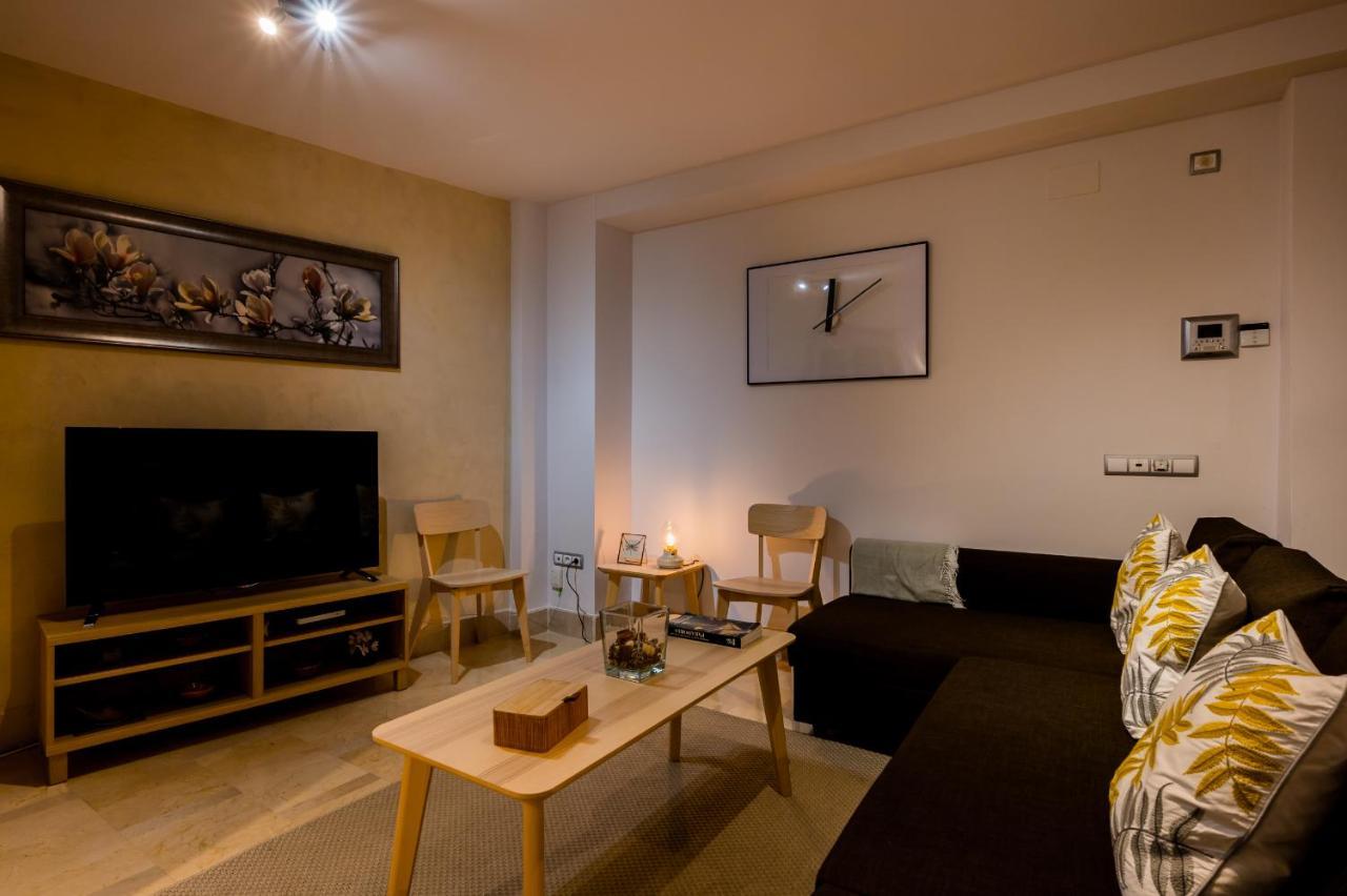 Azofaifo Donkey Apartment Севиля Екстериор снимка