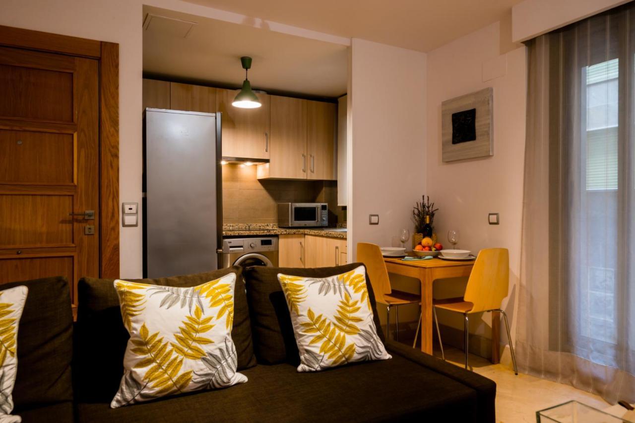 Azofaifo Donkey Apartment Севиля Екстериор снимка