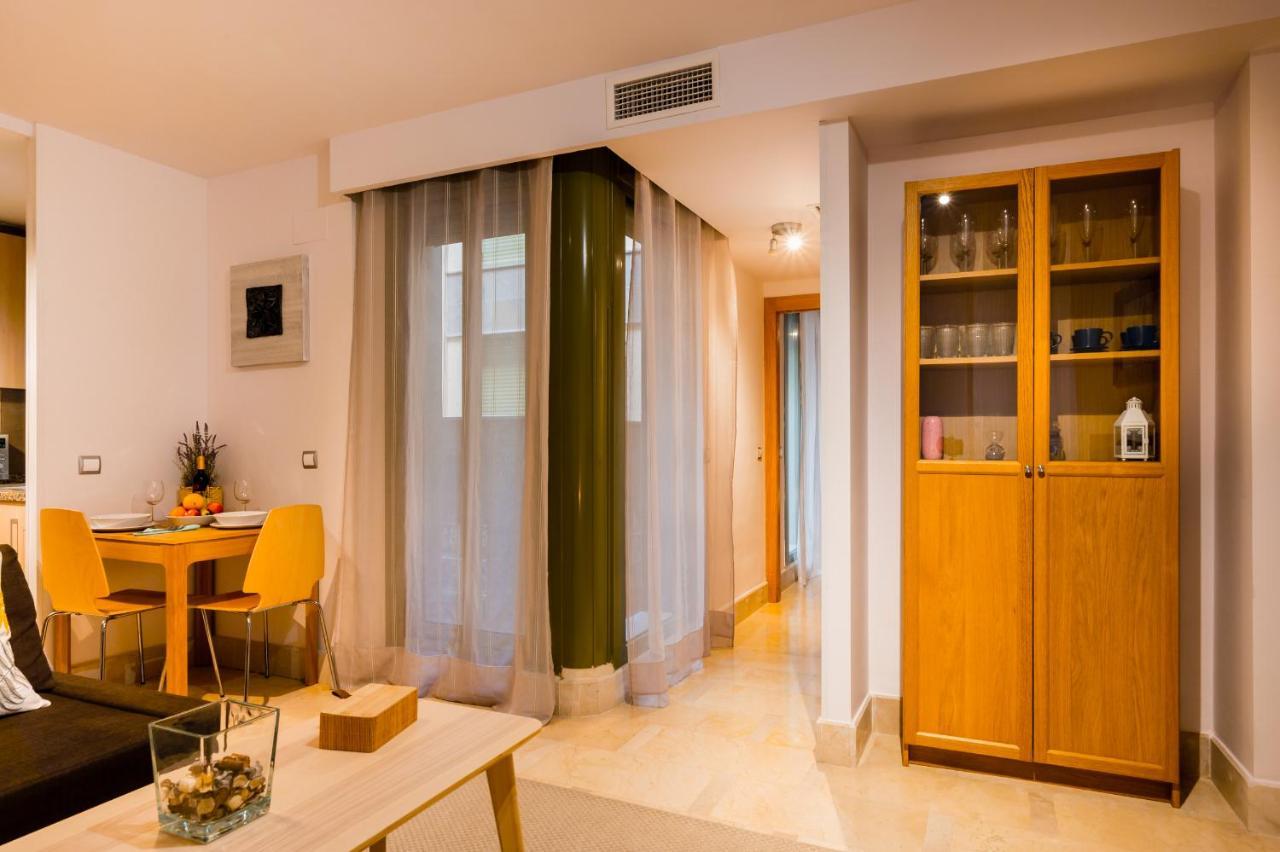 Azofaifo Donkey Apartment Севиля Екстериор снимка