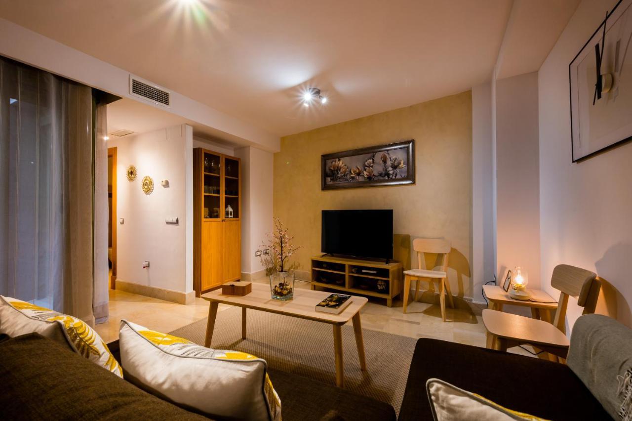 Azofaifo Donkey Apartment Севиля Екстериор снимка