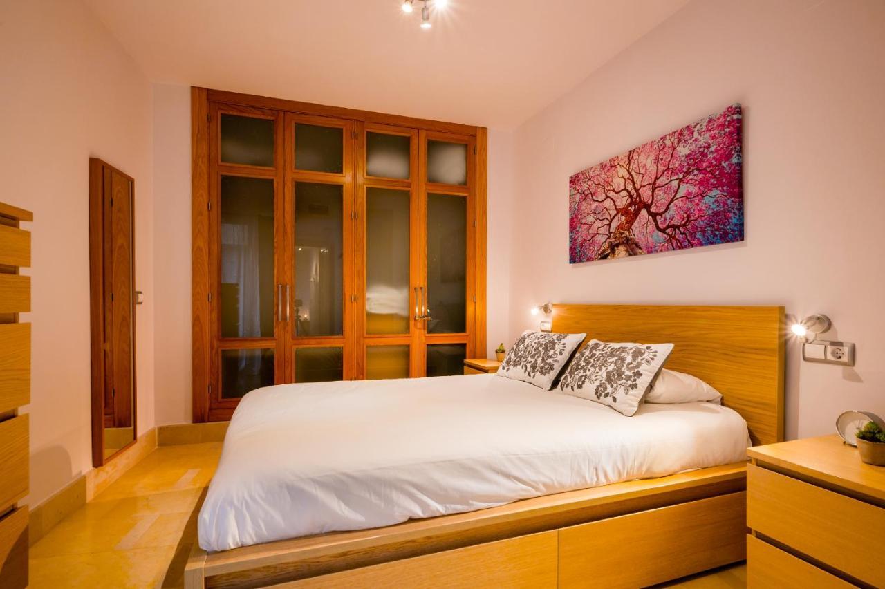 Azofaifo Donkey Apartment Севиля Екстериор снимка
